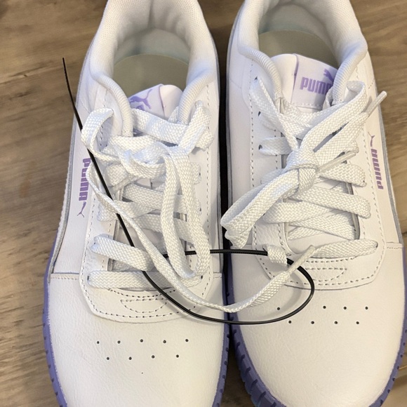 Puma Other - #131 Puma Carina 2.0 Youth leather White& Lavender&blue ombré soles NWOT sz 6